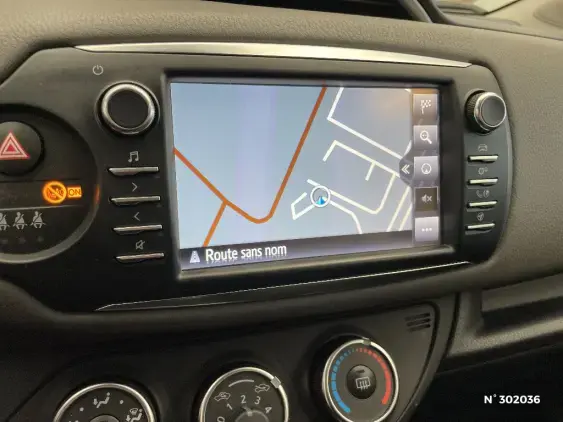 TOYOTA YARIS III - voiture d'occasion - Photo 13