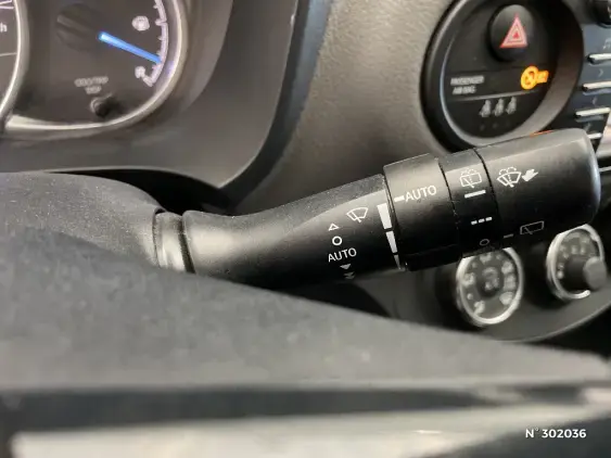 TOYOTA YARIS III - voiture d'occasion - Photo 31