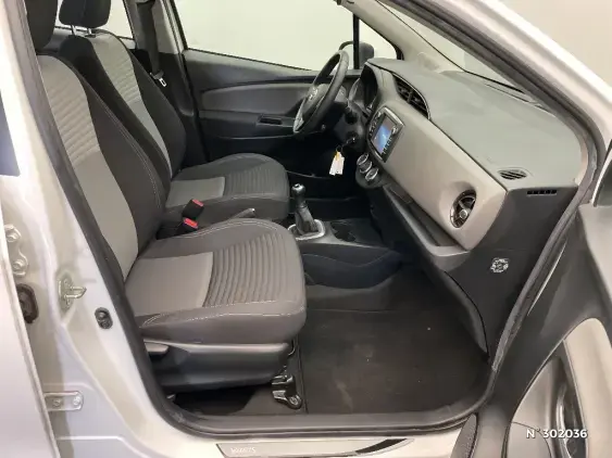 TOYOTA YARIS III - voiture d'occasion - Photo 10