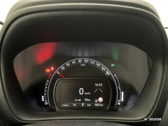 TOYOTA AYGO X - voiture d'occasion - Photo 12