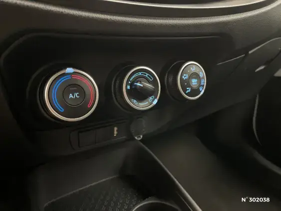 TOYOTA AYGO X - voiture d'occasion - Photo 26