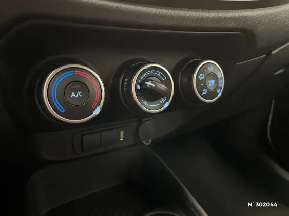 TOYOTA AYGO X - voiture d'occasion - Photo 27