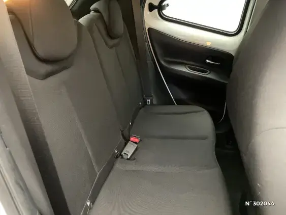 TOYOTA AYGO X - voiture d'occasion - Photo 11