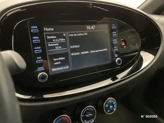 TOYOTA AYGO X - voiture d'occasion - Photo 13