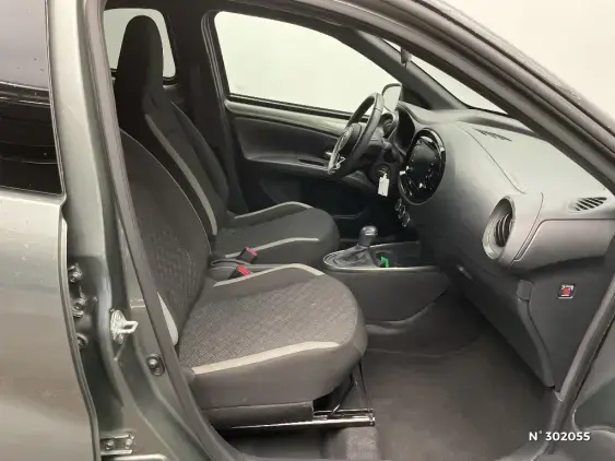 TOYOTA AYGO X - voiture d'occasion - Photo 10