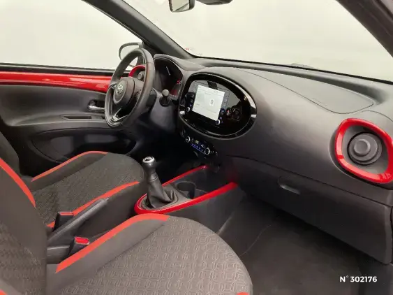 TOYOTA AYGO X - voiture d'occasion - Photo 10
