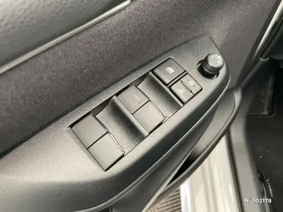 TOYOTA YARIS IV - voiture d'occasion - Photo 27