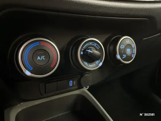 TOYOTA AYGO X - voiture d'occasion - Photo 28