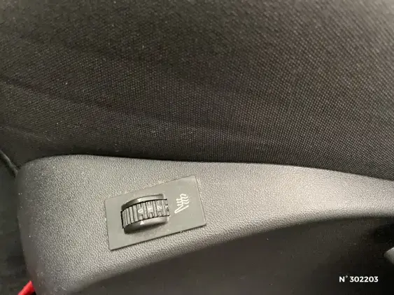 PEUGEOT 208 - voiture d'occasion - Photo 30