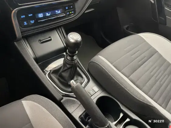 TOYOTA AURIS II - voiture d'occasion - Photo 29