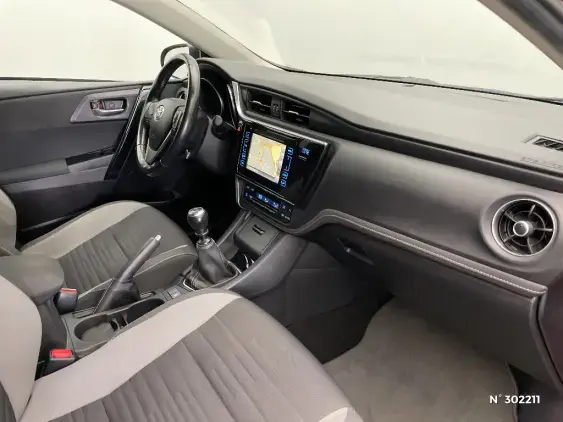 TOYOTA AURIS II - voiture d'occasion - Photo 10