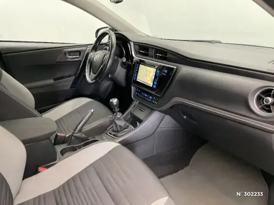 TOYOTA AURIS II - voiture d'occasion - Photo 10