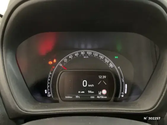 TOYOTA AYGO X - voiture d'occasion - Photo 12