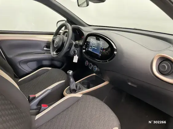 TOYOTA AYGO X - voiture d'occasion - Photo 10