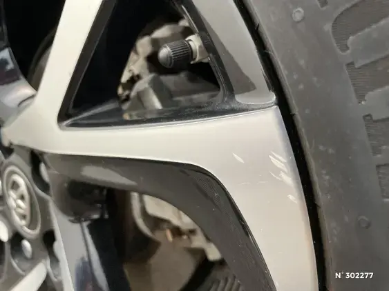 TOYOTA C-HR - voiture d'occasion - Photo 29