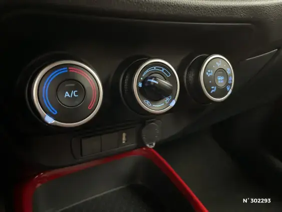 TOYOTA AYGO X - voiture d'occasion - Photo 30