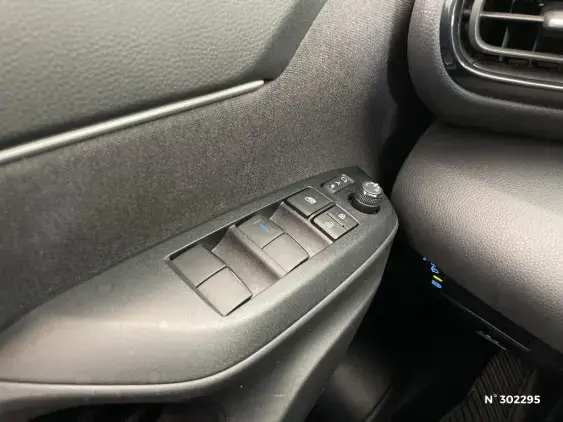 TOYOTA YARIS CROSS I - voiture d'occasion - Photo 30
