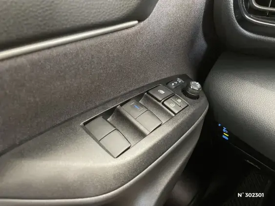 TOYOTA YARIS CROSS I - voiture d'occasion - Photo 29