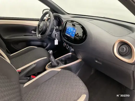 TOYOTA AYGO X - voiture d'occasion - Photo 10