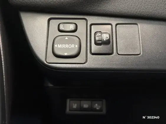 TOYOTA YARIS III - voiture d'occasion - Photo 15