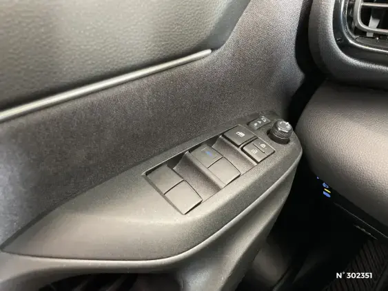 TOYOTA YARIS CROSS I - voiture d'occasion - Photo 32