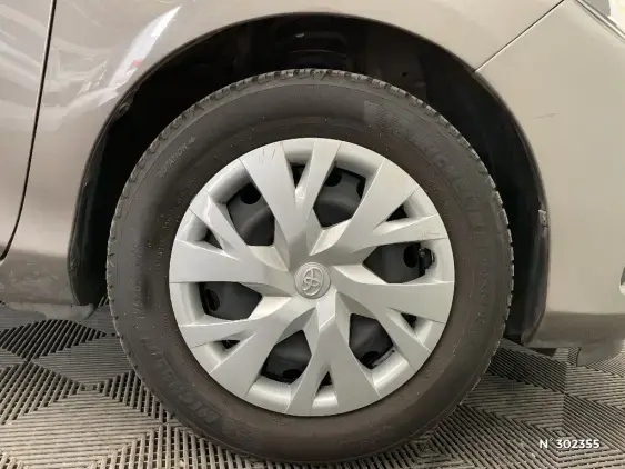 TOYOTA YARIS III - voiture d'occasion - Photo 8