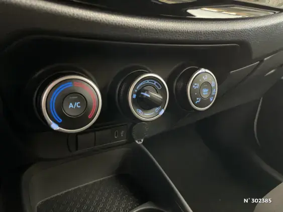 TOYOTA AYGO X - voiture d'occasion - Photo 23