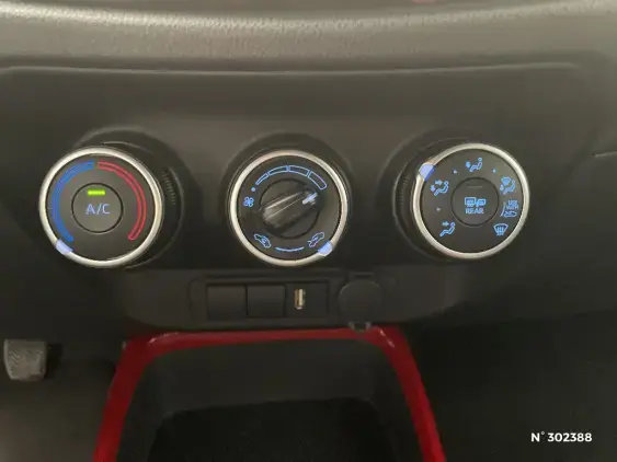TOYOTA AYGO X - voiture d'occasion - Photo 26