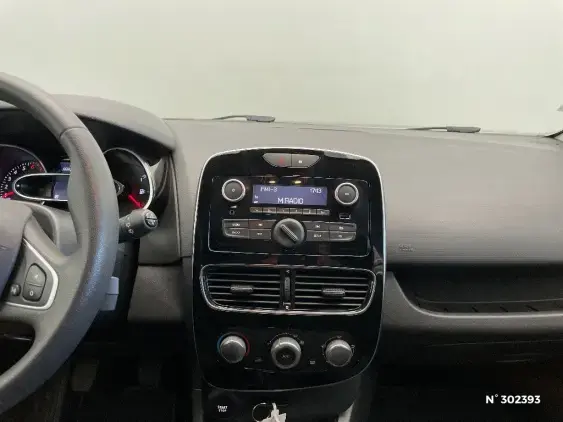 RENAULT CLIO IV - voiture d'occasion - Photo 13
