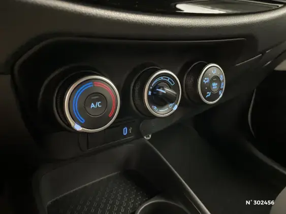 TOYOTA AYGO X - voiture d'occasion - Photo 26