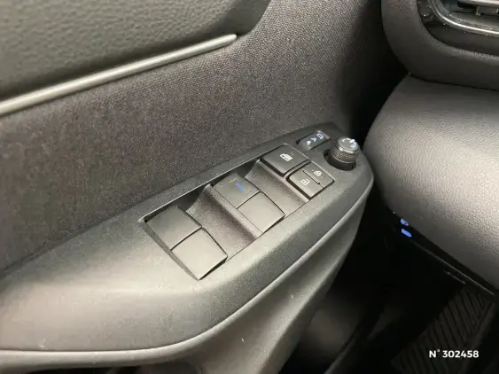 TOYOTA YARIS CROSS I - voiture d'occasion - Photo 32