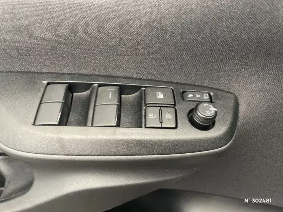 TOYOTA YARIS CROSS I - voiture d'occasion - Photo 27