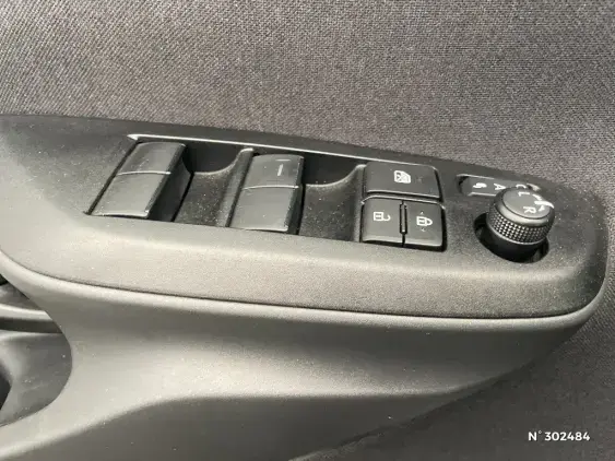 TOYOTA YARIS CROSS I - voiture d'occasion - Photo 29