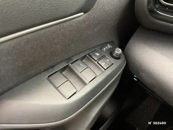 TOYOTA YARIS CROSS I - voiture d'occasion - Photo 33