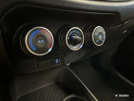 TOYOTA AYGO X - voiture d'occasion - Photo 31