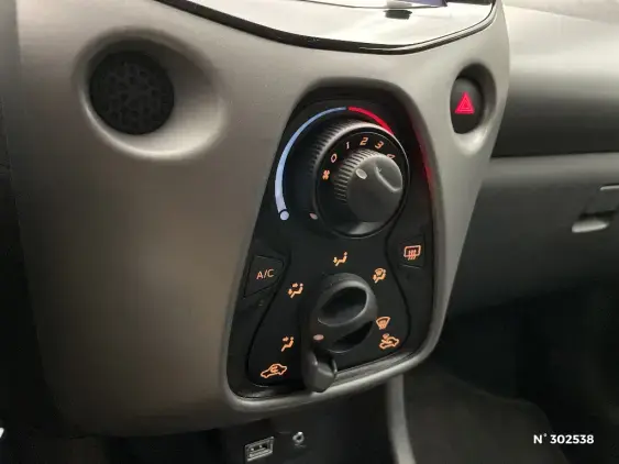 TOYOTA AYGO II - voiture d'occasion - Photo 25