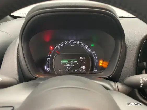 TOYOTA AYGO X - voiture d'occasion - Photo 12