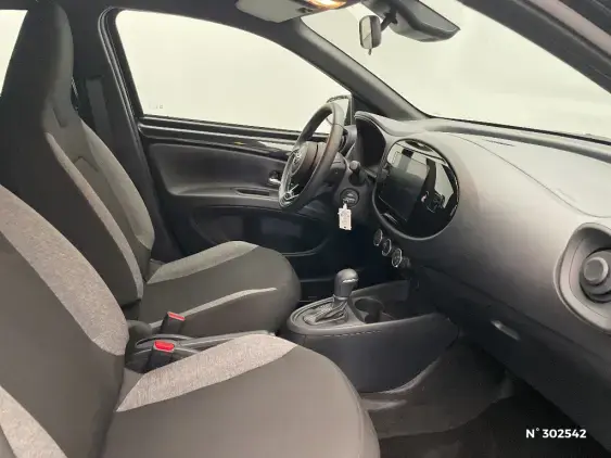 TOYOTA AYGO X - voiture d'occasion - Photo 10