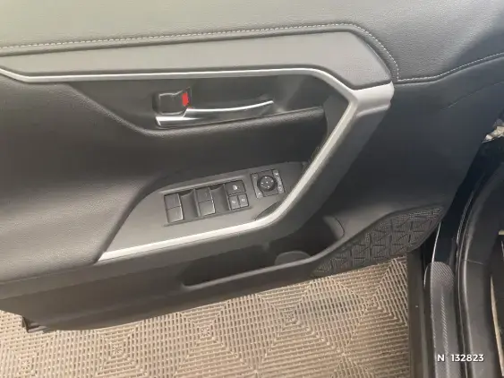 TOYOTA RAV4 V - voiture d'occasion - Photo 31