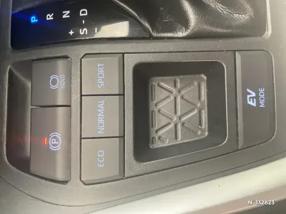 TOYOTA RAV4 V - voiture d'occasion - Photo 39