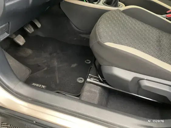 TOYOTA AYGO X - voiture d'occasion - Photo 27