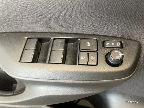 TOYOTA YARIS CROSS I - voiture d'occasion - Photo 42