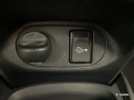 TOYOTA YARIS III - voiture d'occasion - Photo 33