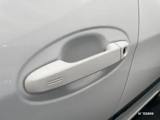 TOYOTA YARIS III - voiture d'occasion - Photo 26