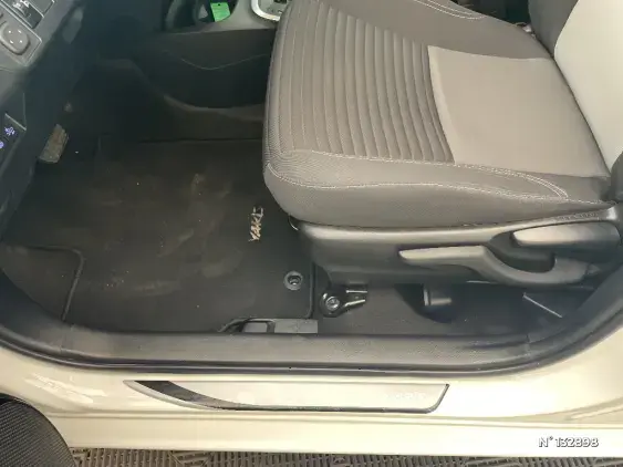 TOYOTA YARIS III - voiture d'occasion - Photo 27