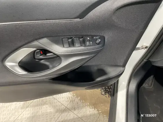 TOYOTA YARIS CROSS I - voiture d'occasion - Photo 31