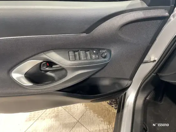 TOYOTA YARIS CROSS I - voiture d'occasion - Photo 31