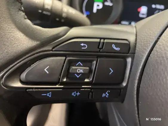 TOYOTA YARIS CROSS I - voiture d'occasion - Photo 38