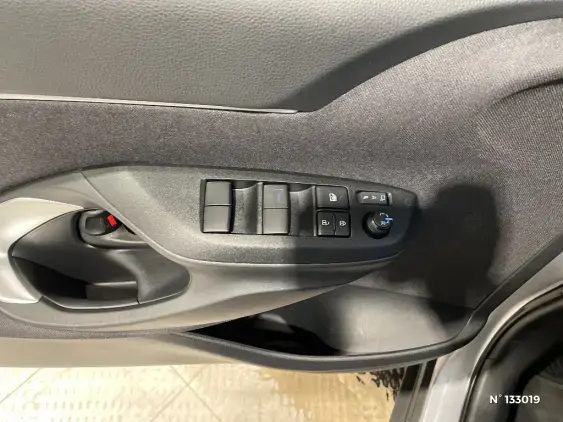 TOYOTA YARIS CROSS I - voiture d'occasion - Photo 31