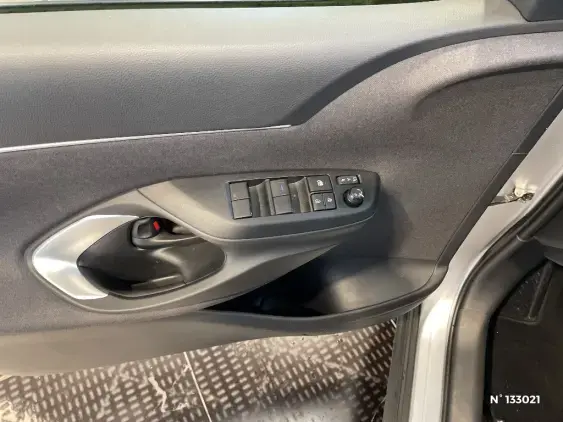 TOYOTA YARIS CROSS I - voiture d'occasion - Photo 31